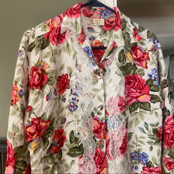 VINTAGE Victoria’s Secret button down night shirt - Picture 2 of 10